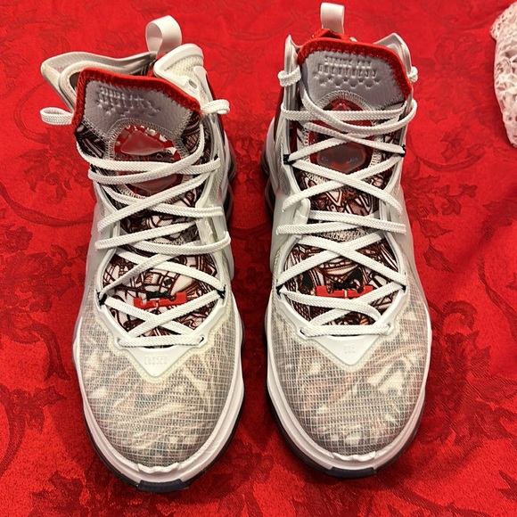 LeBron 19 XIX basketball Sketch university white red is brand new never worn - Picture 3 of 7